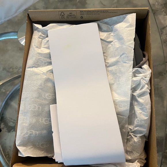 K NEUMEL II UGG BOATS - Picture 5 of 11